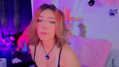 Isisjones18 online show from 11.23.25