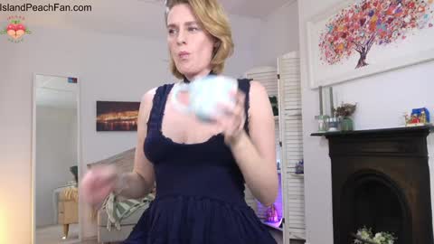 Lou  Peaches online show from 11.09.25