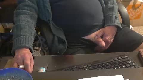 Snapshot of islandduke chatting on 12.10.24 Duke online show from 12.10.24