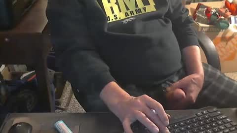 Snapshot of islandduke chatting on 01.06.25 Duke online show from 01.06.25