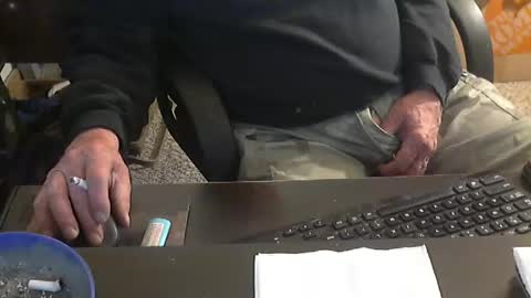 Snapshot of islandduke chatting on 01.11.25 Duke online show from 01.11.25