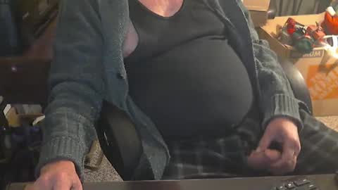 Snapshot of islandduke chatting on 01.23.25 Duke online show from 01.23.25