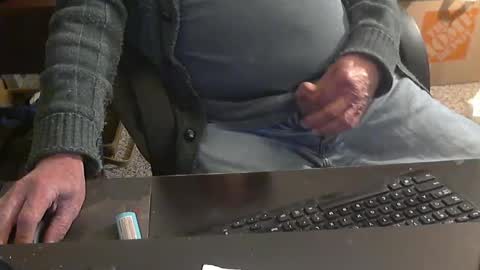 Snapshot of islandduke chatting on 02.18.25 Duke online show from 02.18.25