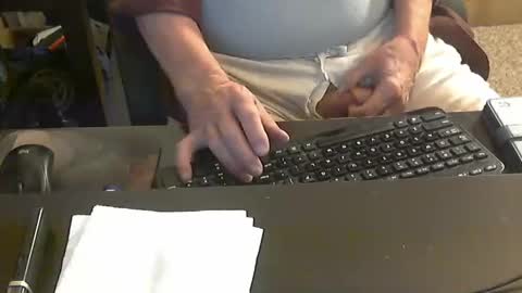 Snapshot of islandduke chatting on 10.07.25 Duke online show from 10.07.25