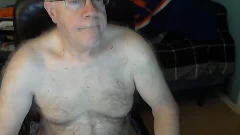 Snapshot of islesman22 chatting on 12.28.24 islesman22 online show from 12.28.24