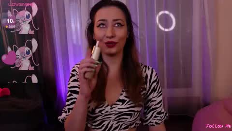 IsoldeBliss online show from 10.23.25