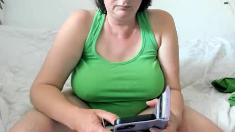 Snapshot of israelymilf chatting on 03.11.25 Marta online show from 03.11.25