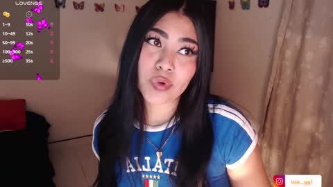 Snapshot of issa_gg chatting on 02.01.26 isabella p online show from 02.01.26