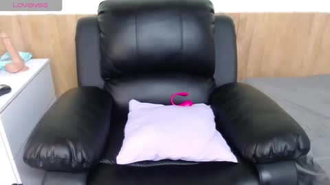 Snapshot of issa_km chatting on 03.01.25 issa_km online show from 03.01.25