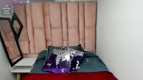 ISSA MILF online show from 02.28.26