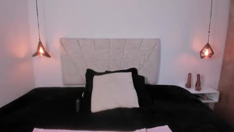 ISSA MILF online show from 04.23.26