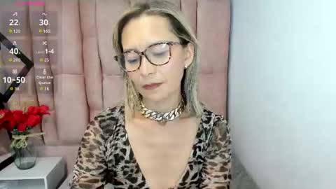 ISSA MILF online show from 06.10.26
