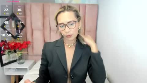 ISSA MILF online show from 06.11.26