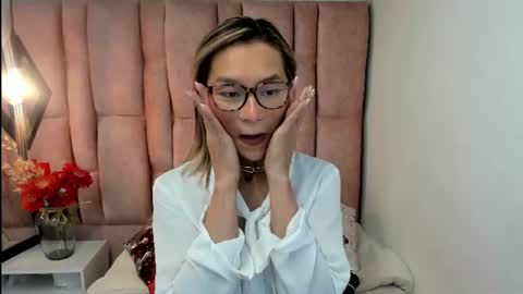 Snapshot of issa_milf__ chatting on 07.09.26 ISSA MILF online show from 07.09.26