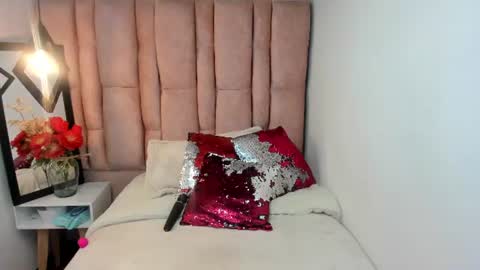 Snapshot of issa_milf__ chatting on 07.17.26 ISSA MILF online show from 07.17.26