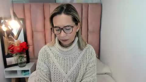 Snapshot of issa_milf__ chatting on 07.23.26 ISSA MILF online show from 07.23.26