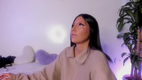 Snapshot of issaandneron_ chatting on 11.22.25 Issa and Neron online show from 11.22.25