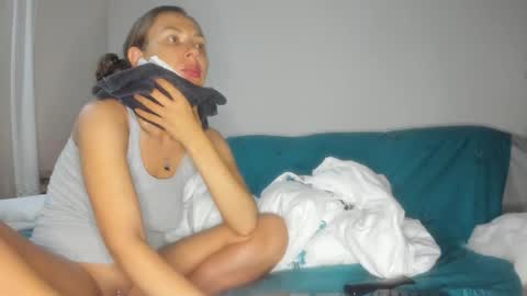 Issabelle online show from 09.11.25