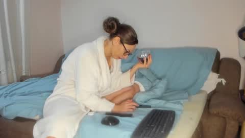 Issabelle online show from 11.18.25