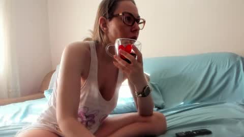 Issabelle online show from 04.30.26