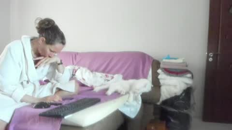 Snapshot of issabelle_69 chatting on 06.12.26 Issabelle online show from 06.12.26