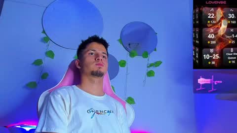 Snapshot of issac_james chatting on 01.26.25 Issac online show from 01.26.25