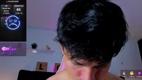 Snapshot of issac_james chatting on 09.11.25 Issac online show from 09.11.25