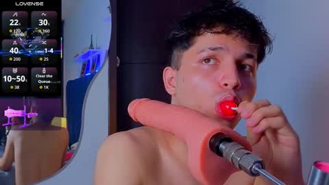 Snapshot of issac_james chatting on 11.07.25 Issac online show from 11.07.25