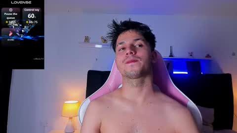 Snapshot of issac_james chatting on 11.18.25 Issac online show from 11.18.25