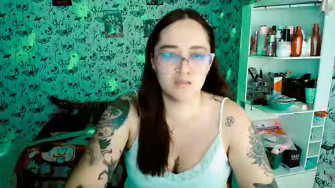 Yiz online show from 12.14.25