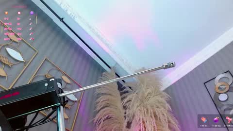 Snapshot of issys_lam chatting on 12.03.25 issys online show from 12.03.25