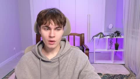 Snapshot of istairee chatting on 01.03.25 Maks online show from 01.03.25