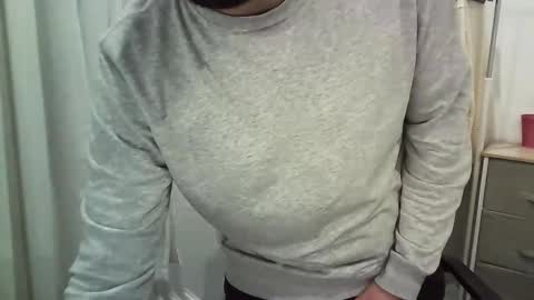 Snapshot of italianboybcn chatting on 12.17.25 italianboybcn online show from 12.17.25