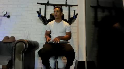 Italo Moore online show from 10.09.25