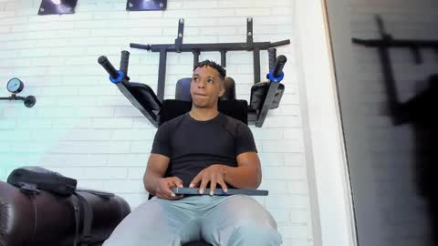 Italo Moore online show from 12.15.25