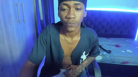 Snapshot of iteban_boy chatting on 11.20.25 iteban_boy online show from 11.20.25