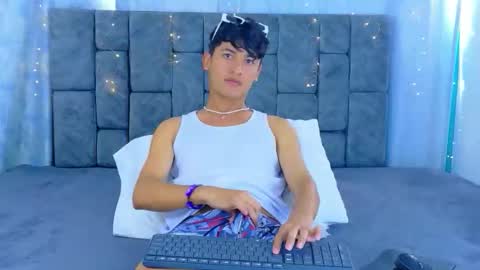 Snapshot of ithan_kingtwin chatting on 05.10.26 ithan_kingtwin online show from 05.10.26