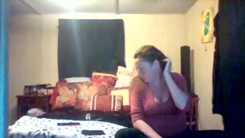 Snapshot of its_kimber chatting on 05.19.26 its kimber online show from 05.19.26