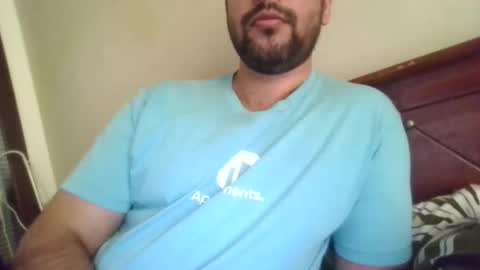 Snapshot of its_me_2323 chatting on 12.20.25 its_me_2323 online show from 12.20.25