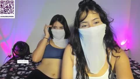 Snapshot of itschloee chatting on 10.29.25 Chloee and Sky online show from 10.29.25