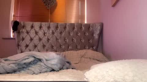 Lola online show from 12.23.24