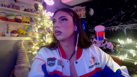 Nicki Foxx online show from 12.02.24