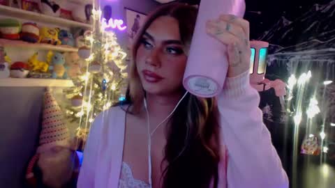 Nicki Foxx online show from 12.11.24