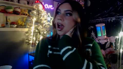 Nicki Foxx online show from 12.25.24