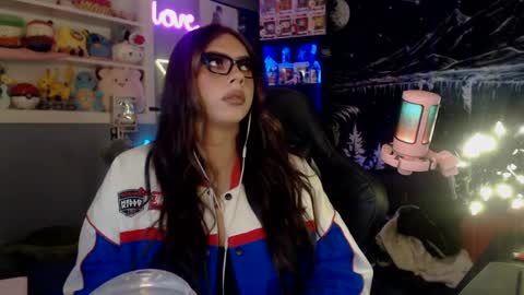 Nicki Foxx online show from 01.15.25