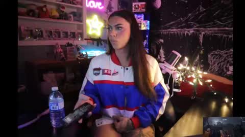 Nicki Foxx online show from 02.25.25