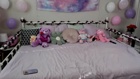 Snapshot of itsnikkisweet chatting on 02.12.25 Nikki Sweet online show from 02.12.25