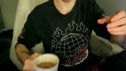 Snapshot of itsnotliam834 chatting on 09.09.25 itsnotliam834 online show from 09.09.25