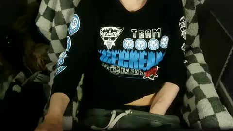 Snapshot of itsnotliam834 chatting on 11.19.25 itsnotliam834 online show from 11.19.25