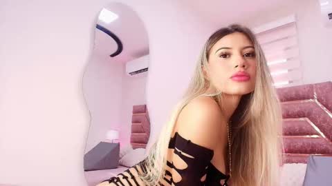 Snapshot of itspia chatting on 02.12.26 Itspia online show from 02.12.26